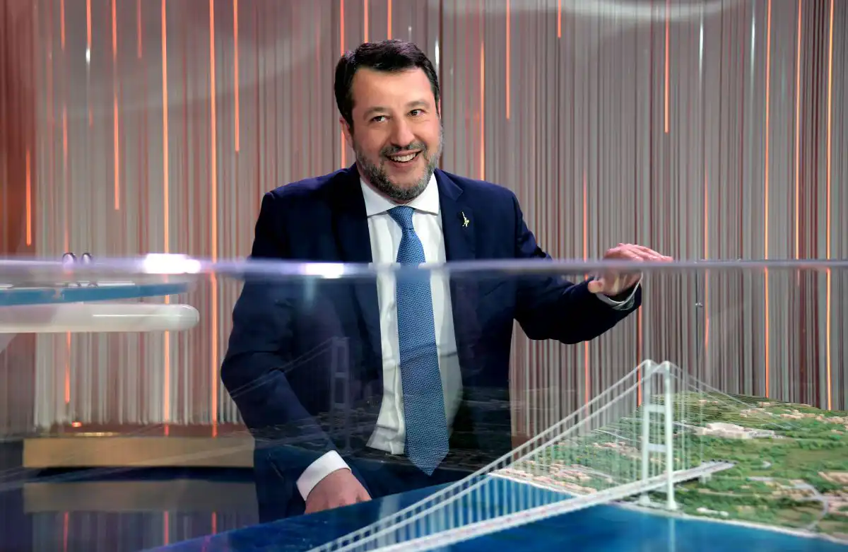 salvini ponte sullo stretto