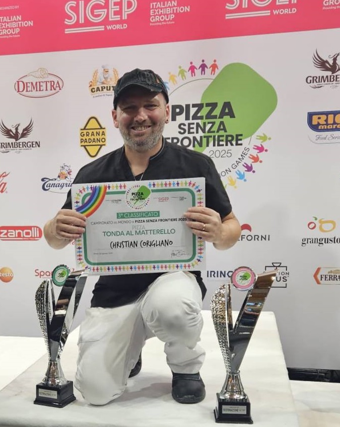 christian corigliano di villa san giovanni - pizzaiolo terzo classificato - sigep 2025 - rimini - pizzeria napoli e napoli